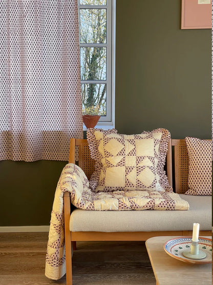 Quiltet Pude - Med Flæser