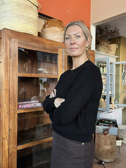 Bluse - Klassisk Rund Hals, Velvet Black