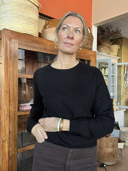 Bluse - Klassisk Rund Hals, Velvet Black