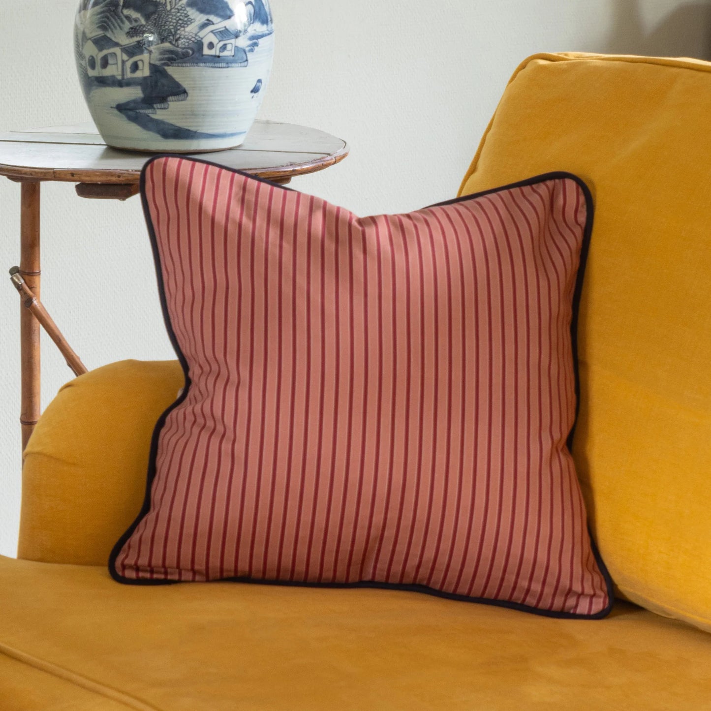 Pude - Beige Pattern Cushion
