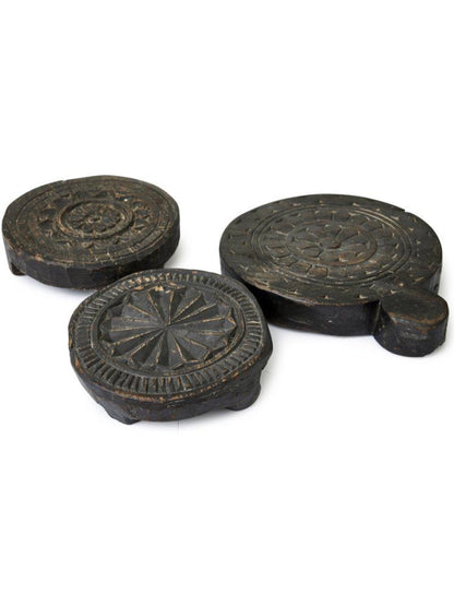 Trædekoration, Sort